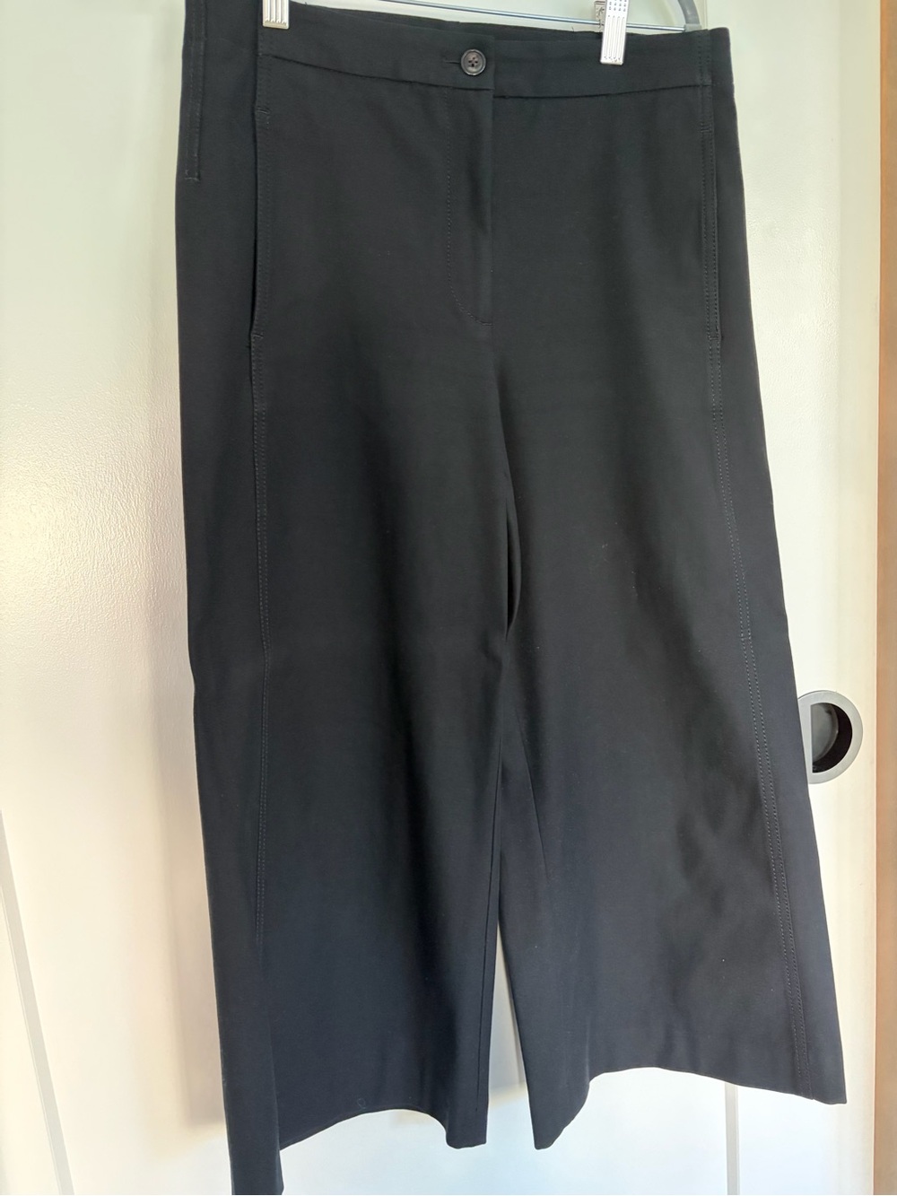 Ann Taylor Women’s Black Wide-Leg Cropped Pants